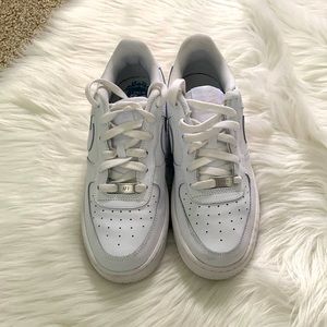 Air Force 1 LE GS white